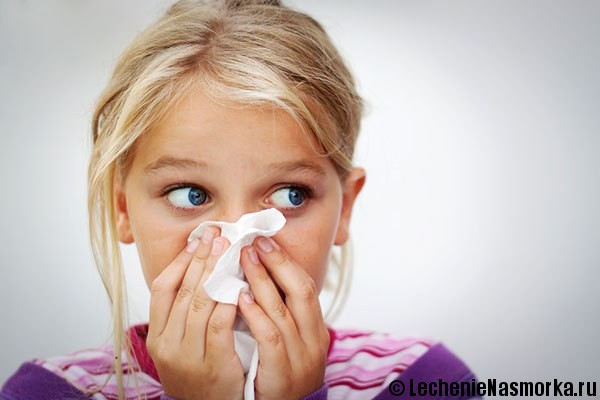 причины неприятного запаха из носа
