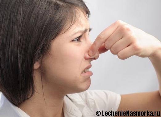 классификация причин запаха из носа